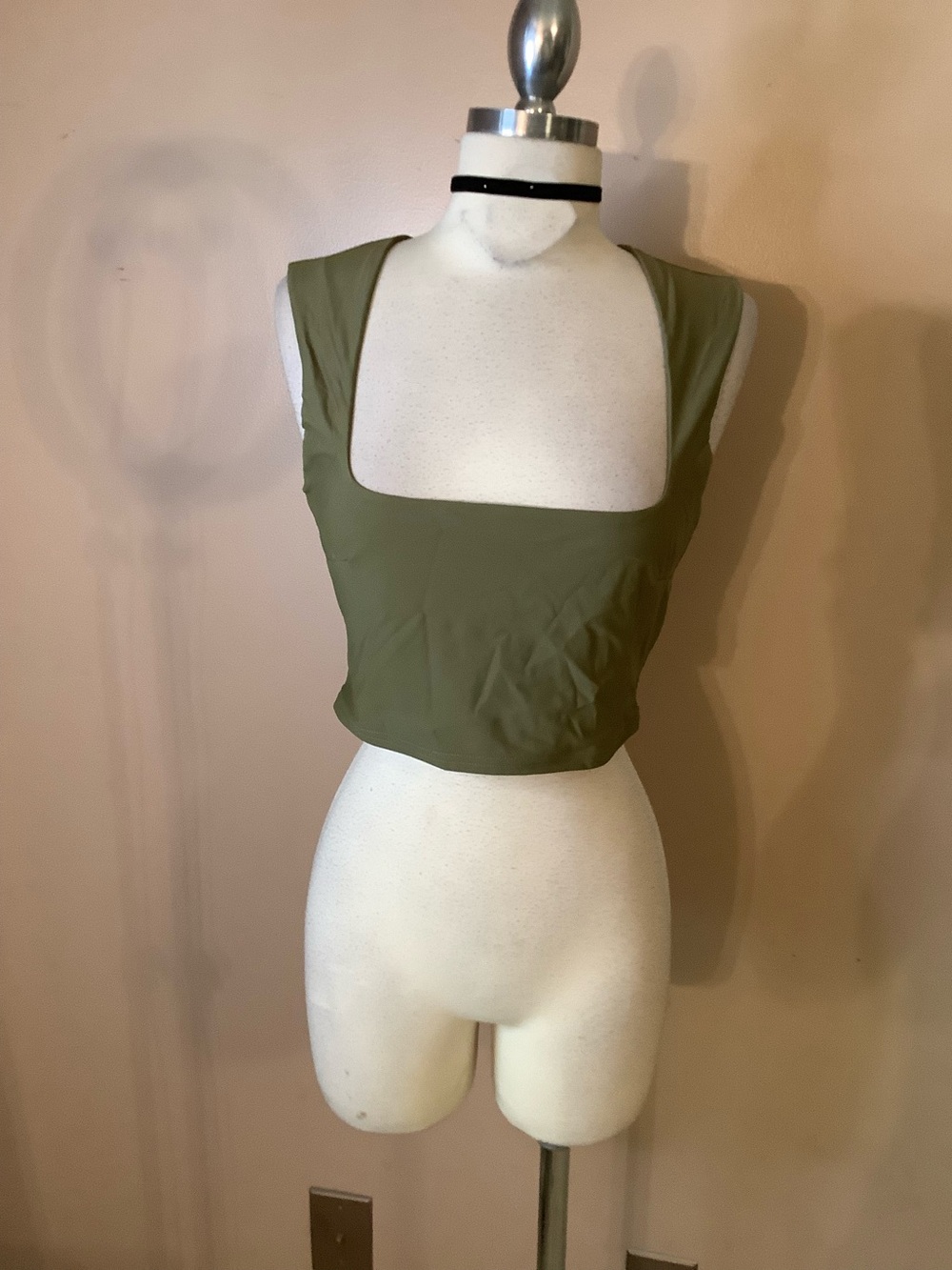 Edikted It Girl Square Neckline Crop Top Olive Green Size Medium 8/10